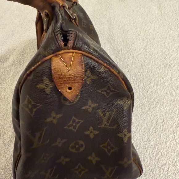 Authentic Louis Vuitton Monogram Canvas Handbag speedy 35 - Picture 16 of 16